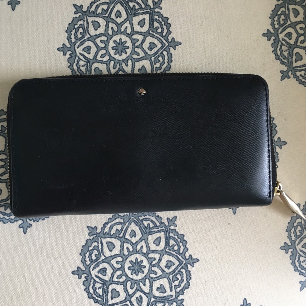 Kate Spade New York Black Zipper Wallet